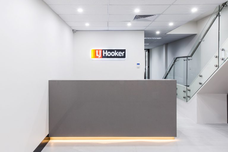 LJ HOOKER